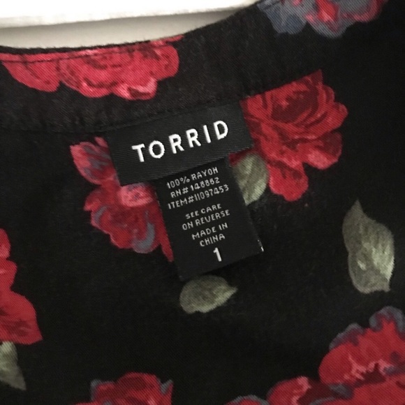 CLOSET CLOSING Torrid blouse - Picture 4 of 5
